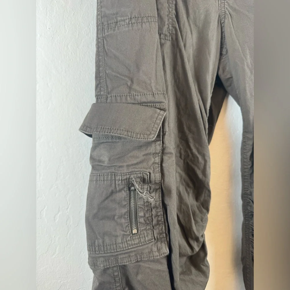 Abercrombie and Fitch Women’s cargo pants size Small - Picture 7 of 11